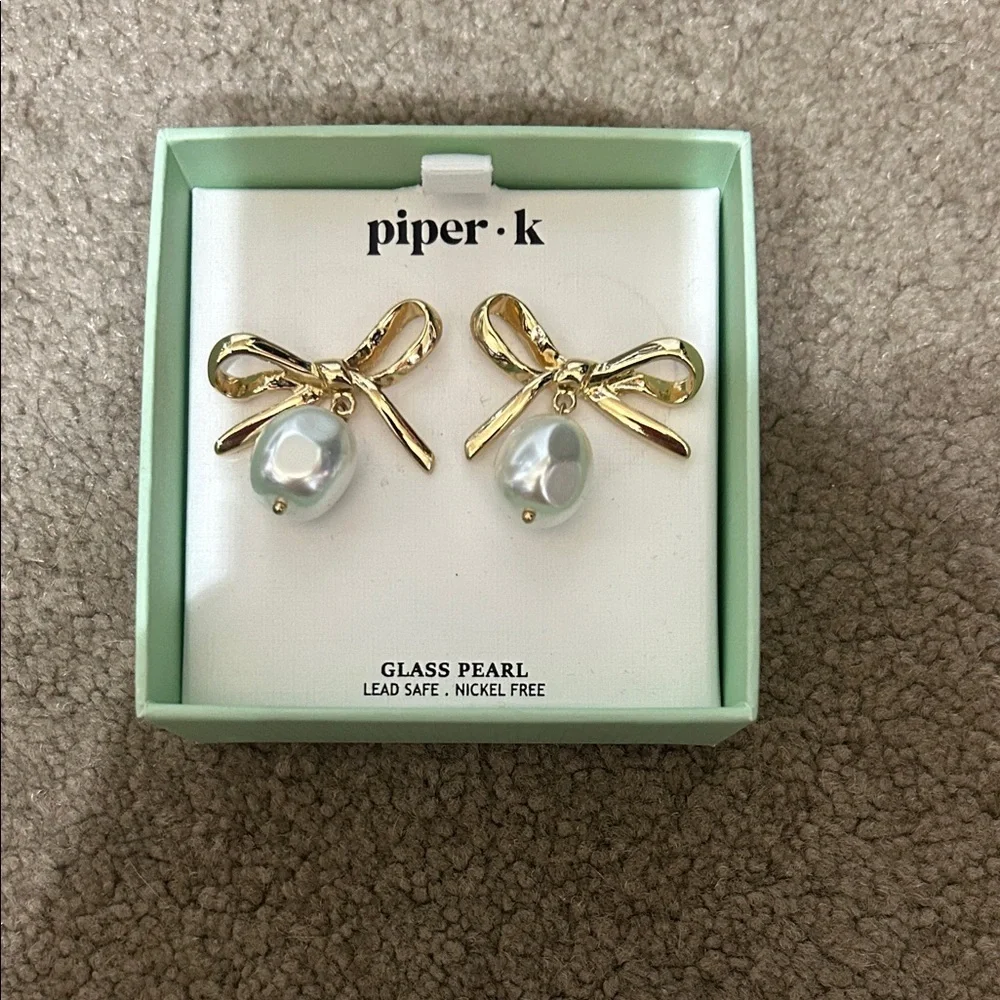 Piper K Gold and White Bow Earrings